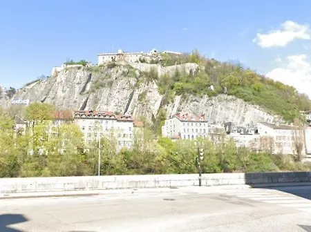 Apartment Vinicole Hypercentre, Gare & Parking Gratuit Esplanade